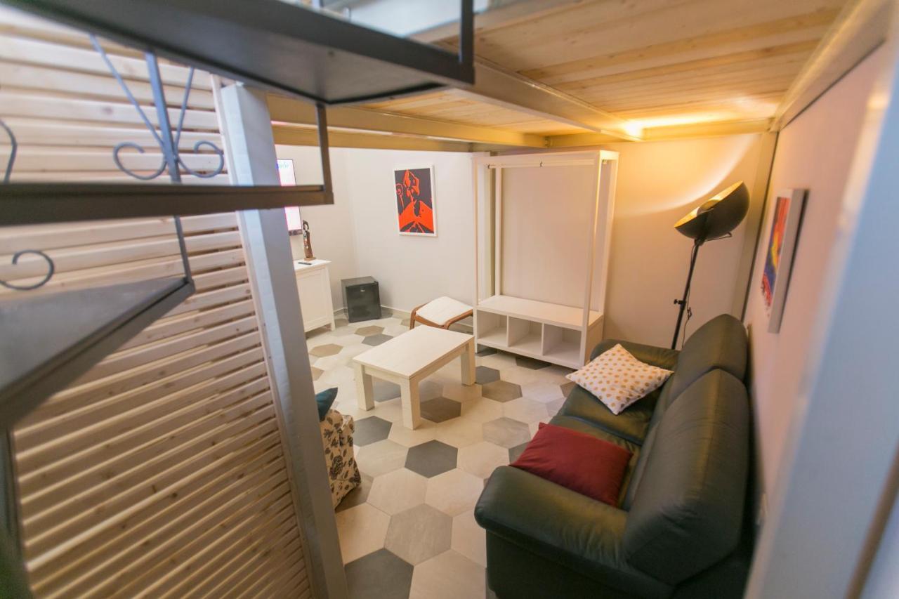 Bed and Breakfast Anticaglia/24 Napoli Esterno foto